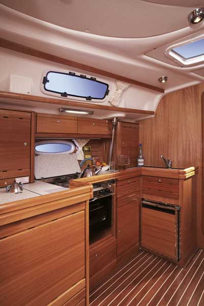 Kriza - Bavaria 42 Cruiser (2012) — photo 5